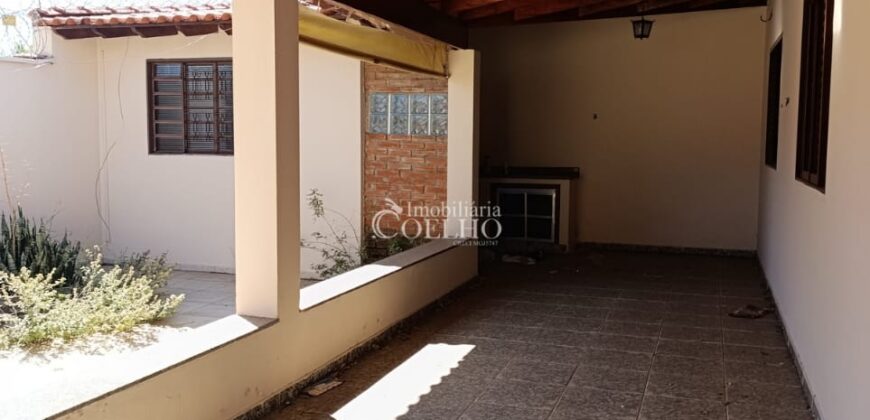 VENDE-SE CASA- PARQUE DAS ORQUÍDEAS