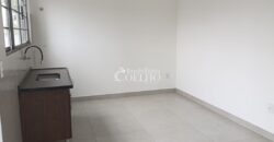 CASA- PRÓXIMO A MADEREIRA NEHEMY