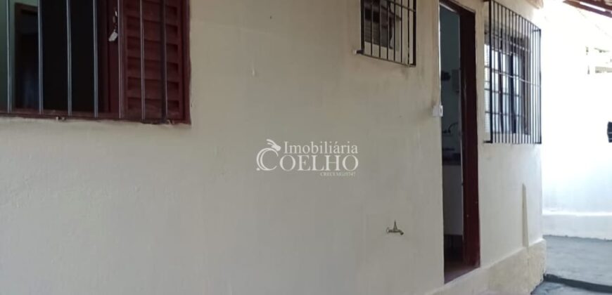 VENDE-SE – CASA PRÓXIMA AO SUPERMERCADO ABC