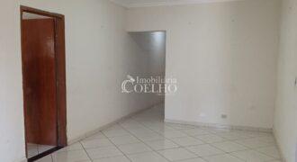 VENDE-SE CASA- CENTRO DE GUAXUPÉ, PROXÍMO A PRAÇA DOS ESTUDANTES