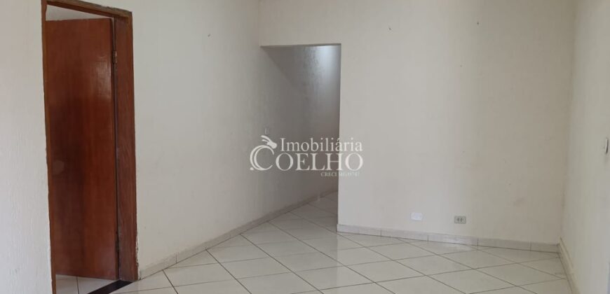 VENDE-SE CASA- CENTRO DE GUAXUPÉ, PROXÍMO A PRAÇA DOS ESTUDANTES