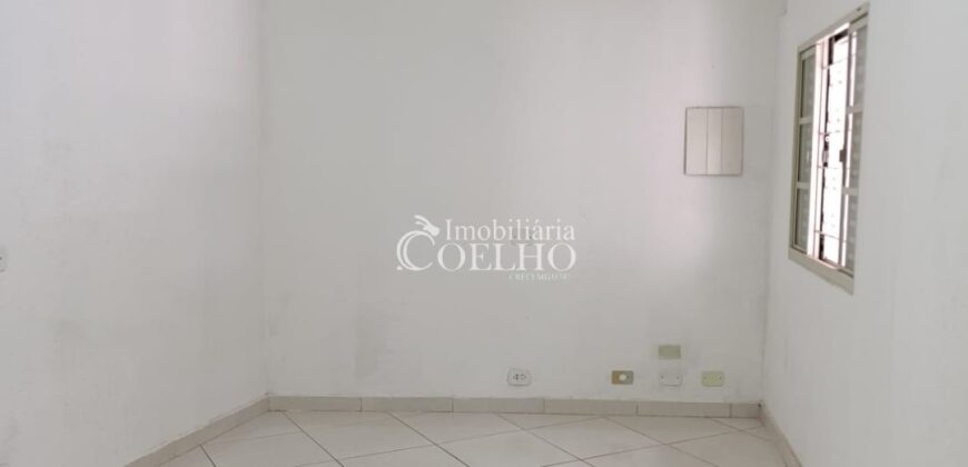 VENDE-SE CASA- CENTRO DE GUAXUPÉ, PROXÍMO A PRAÇA DOS ESTUDANTES