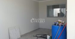 ALUGA-SE CASA OURO VERDE