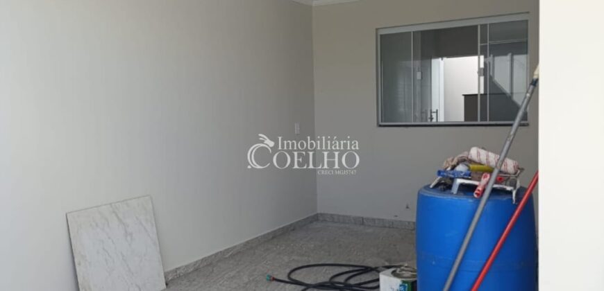 ALUGA-SE CASA OURO VERDE