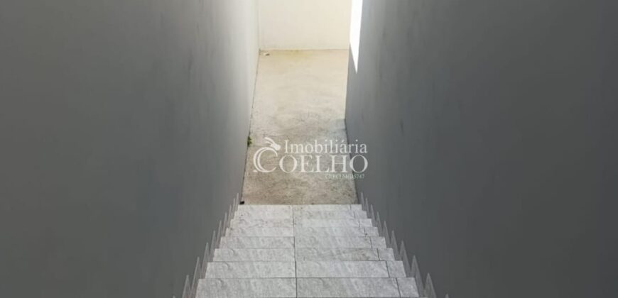 ALUGA-SE CASA OURO VERDE