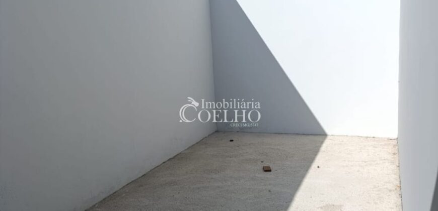 ALUGA-SE CASA OURO VERDE