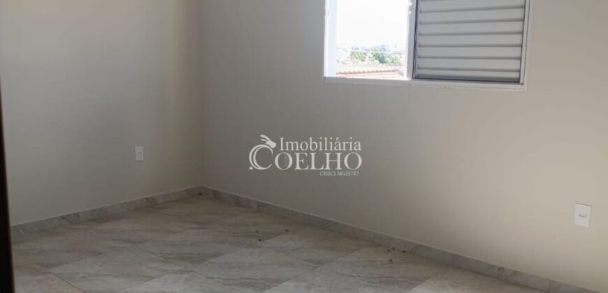 ALUGA-SE CASA OURO VERDE