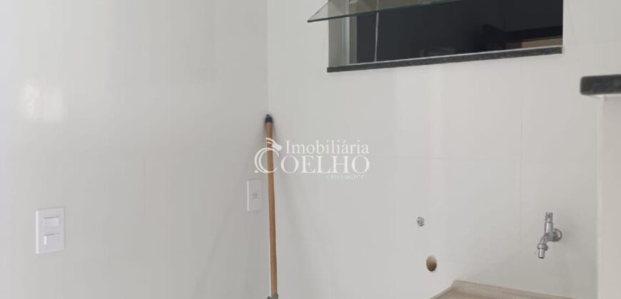 ALUGA-SE CASA OURO VERDE