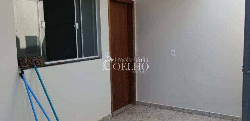 ALUGA-SE CASA OURO VERDE