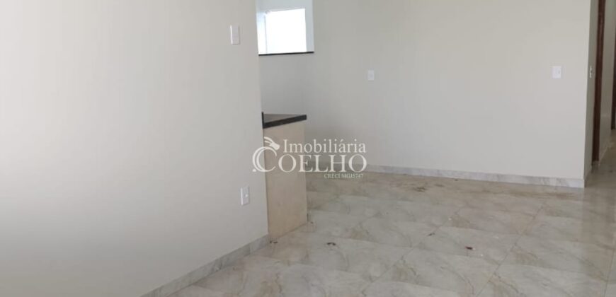 ALUGA-SE CASA OURO VERDE