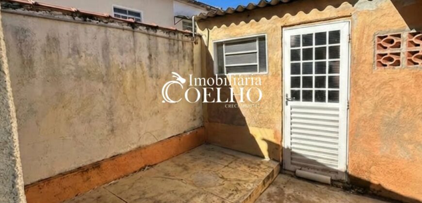 CASA À VENDA-COLMEIA