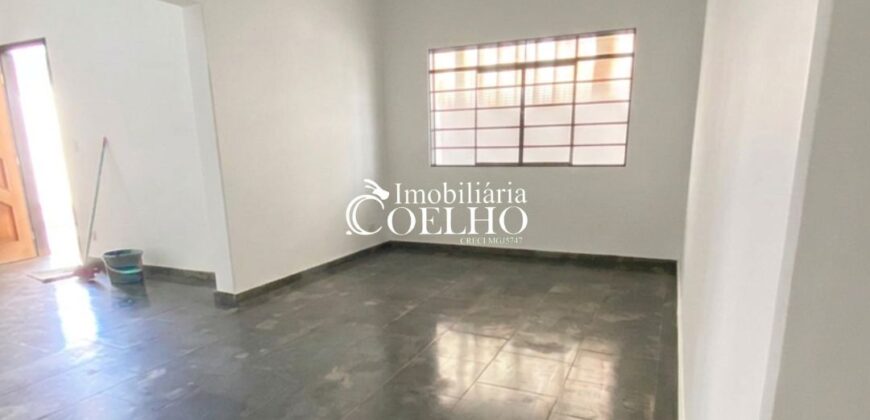 CASA À VENDA-BANDEIRANTES