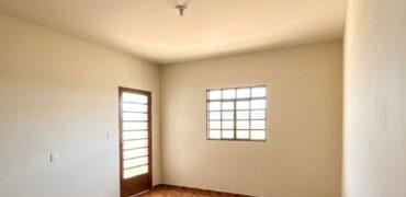 CASA À VENDA-PARQUE DOS IMIGRANTES