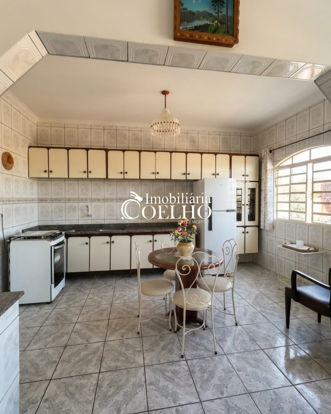 CASA À VENDA-VILA MAGALHÃES