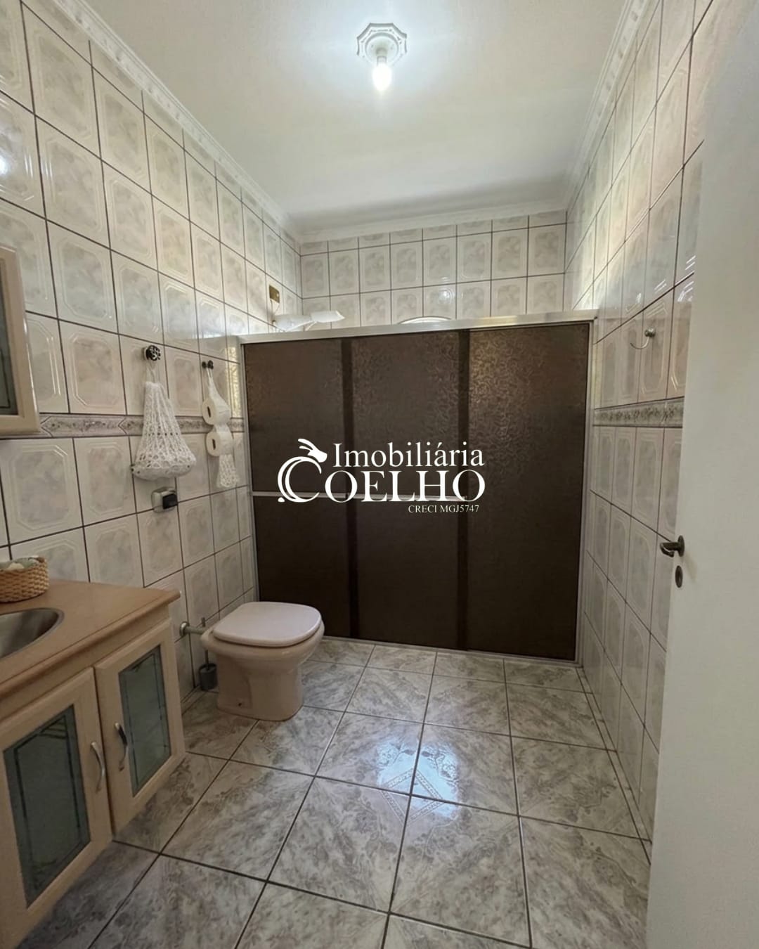 CASA À VENDA-VILA MAGALHÃES