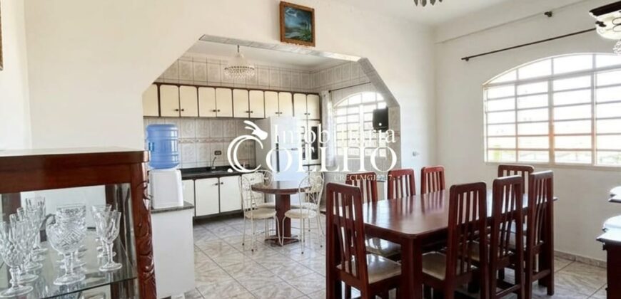 CASA À VENDA-VILA MAGALHÃES