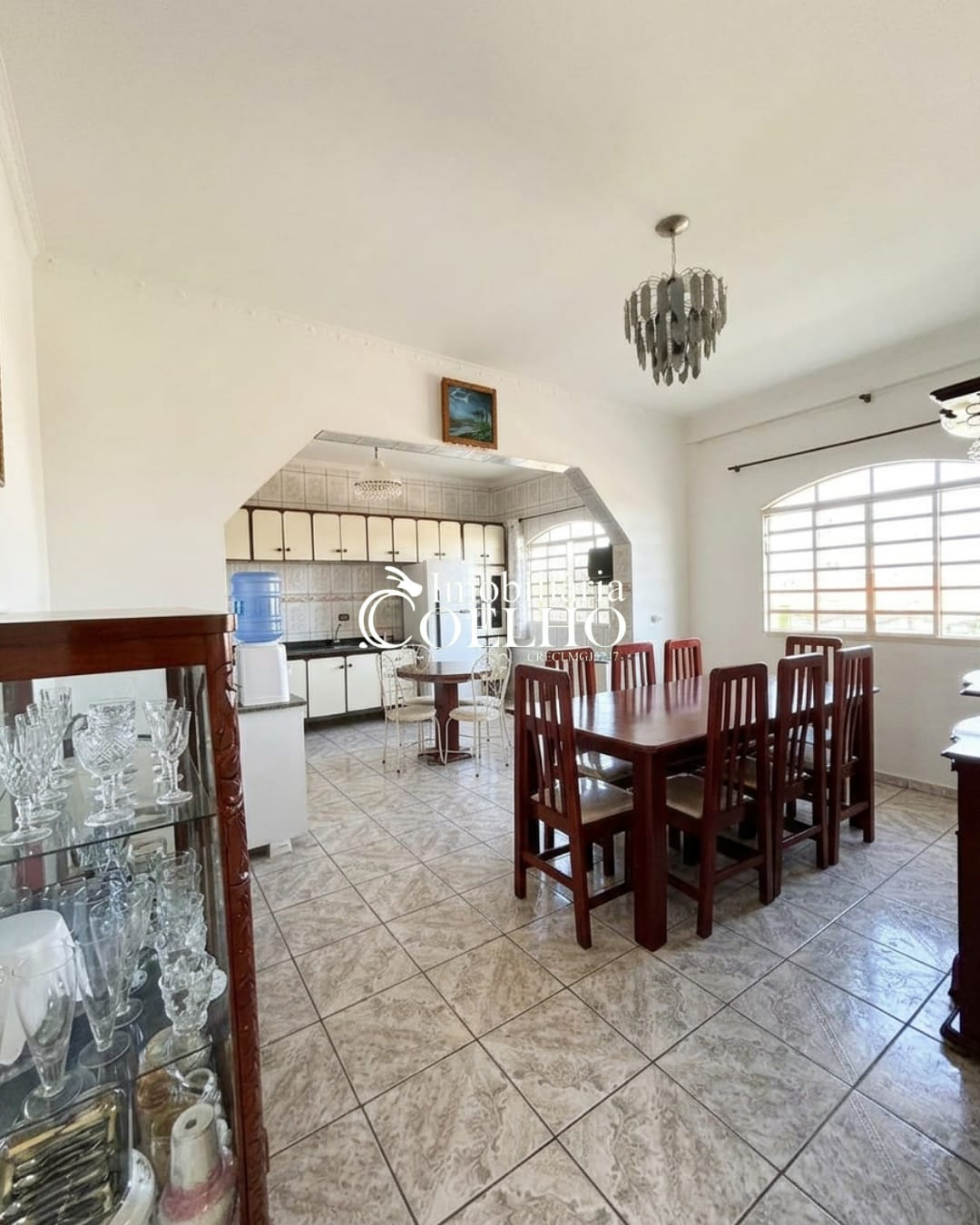 CASA À VENDA-VILA MAGALHÃES