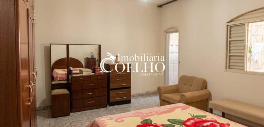CASA À VENDA-VILA MAGALHÃES