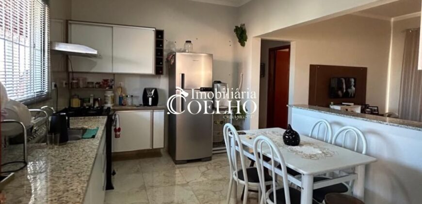 CASA À VENDA – JARDIM DOS YPES