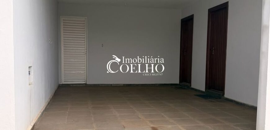 CASA À VENDA – CENTRO