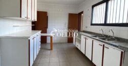 APARTAMENTO À VENDA – CENTRO