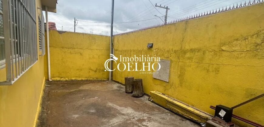 CASA À VENDA – PARQUE DOS MUNICÍPIOS 01